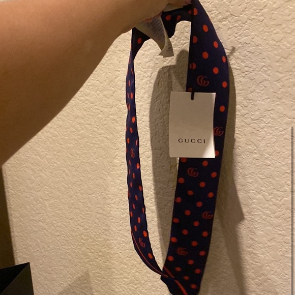 Gucci Polka Dot Twilly Neck Bow - Picture 5 of 13